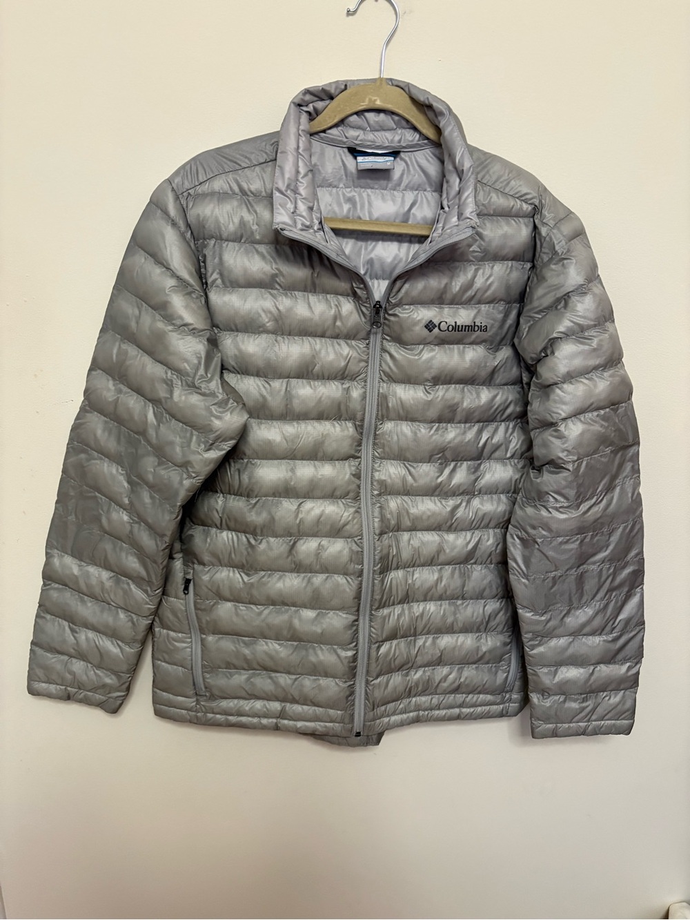 Columbia Sportswear Silver Grey Quilted Down Alternative Puffer Jacket Size M⁠